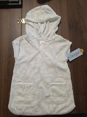 Cat & Jack White Seashell Hooded Terry Floral Pocket Swim Cover